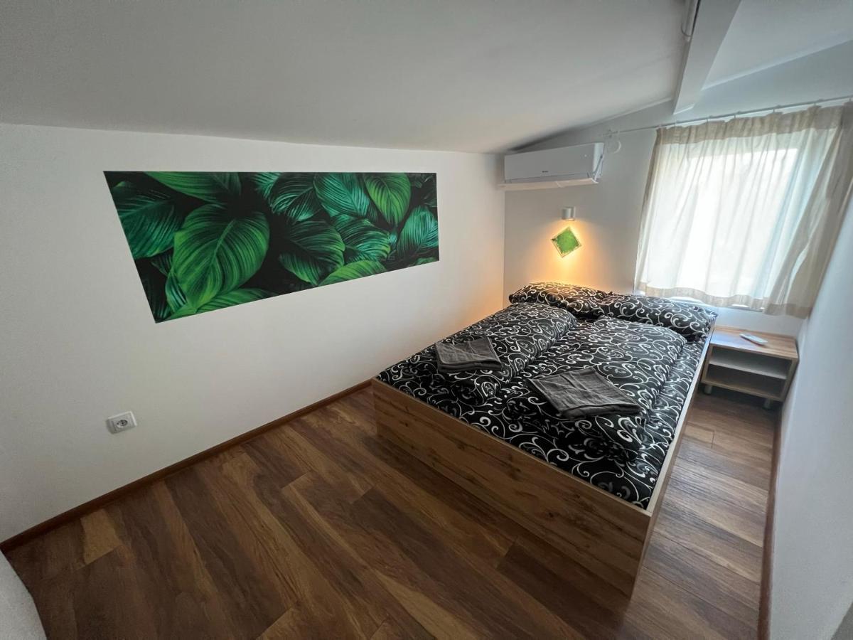 The Rainbow 7 Apartment Sofia Exterior photo
